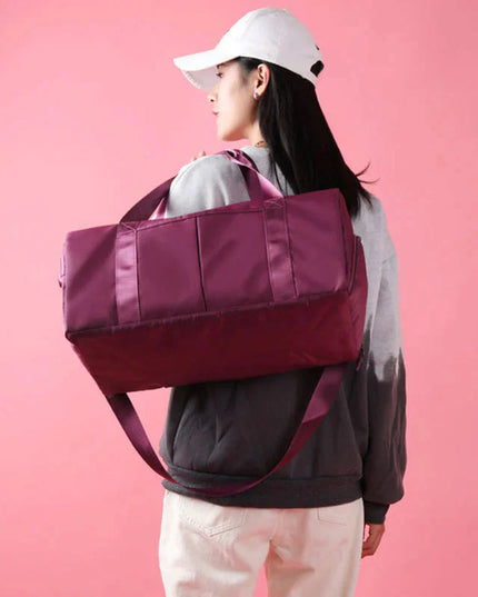 Waterproof Fitness Sports Travel Duffel Bag - Versatile Weekender for Men and Women